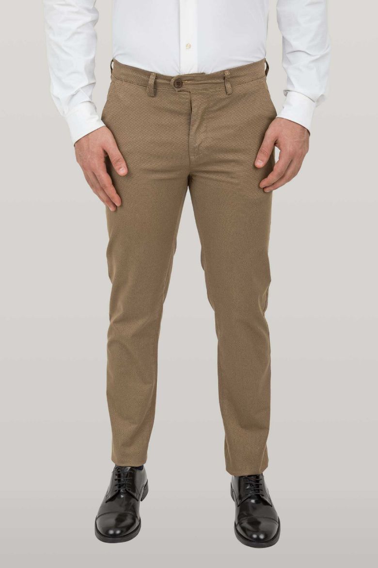 Imagen de PANTALÓN CHINO DE TEJIDO ESTAMPADO