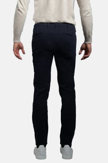 Imagen de Chino casual trousers in twill cotton, solid color, regular fit.