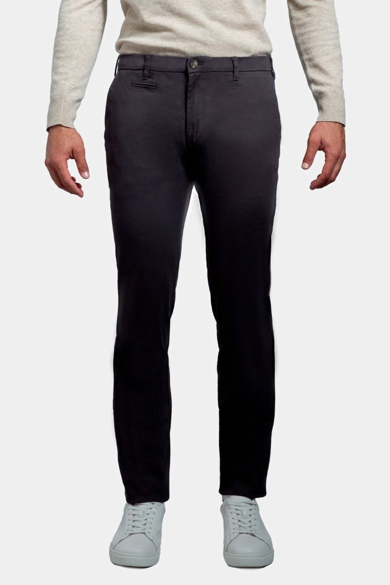 Imagen de Chino casual trousers in twill cotton, solid color, regular fit.