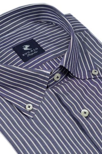 Imagen de CAMISA DE POPELINA A RAYAS CON CUELLO BUTTON DOWN