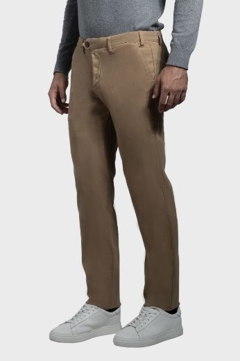 Imagen de pantalón chino de tejido canvas teñido