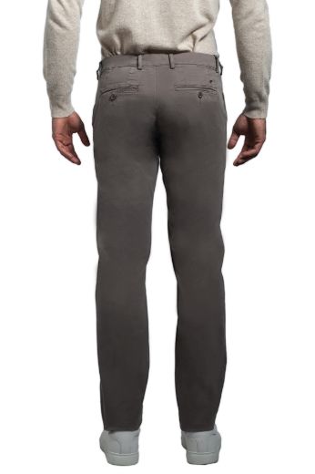 Imagen de Chino casual trousers in twill cotton, solid color, regular fit.