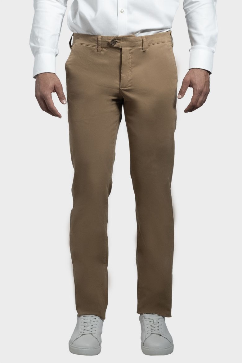 Imagen de Chino casual trousers in twill cotton, solid color, regular fit.