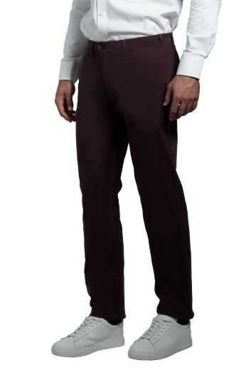 Imagen de Chino casual trousers in twill cotton, solid color, regular fit.